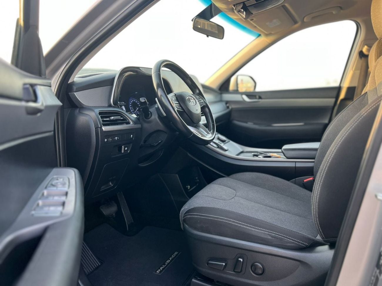 Hyundai Palisade 2022 Hyundai Paliside Gcc specs - 3.5L V6 -AWD 4x4 - Rear Camera & Sensor  - 7 Seater