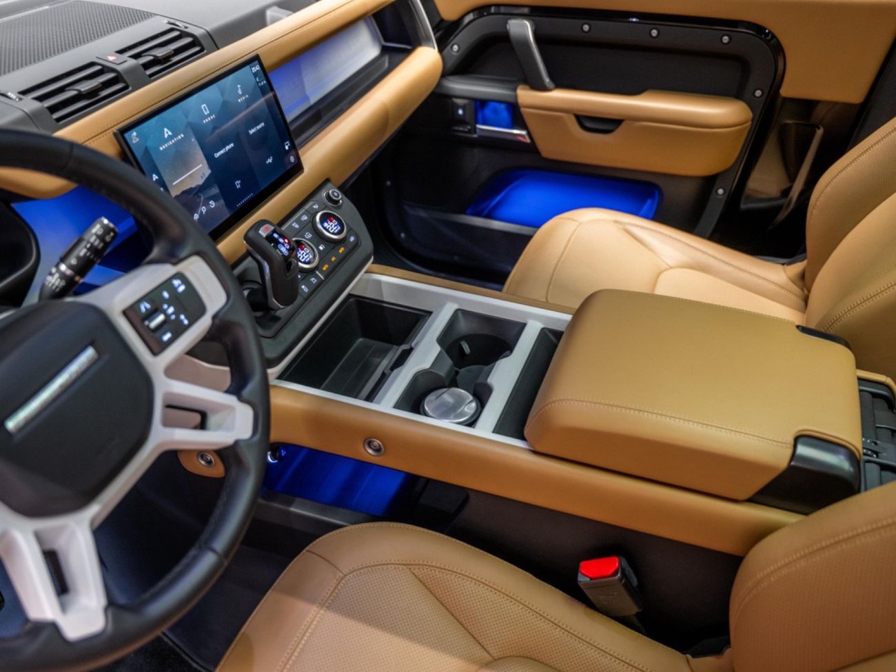 لاند روفر ديفندر P400 90 X-Dynamic HSE 3.0L (5 Seater)