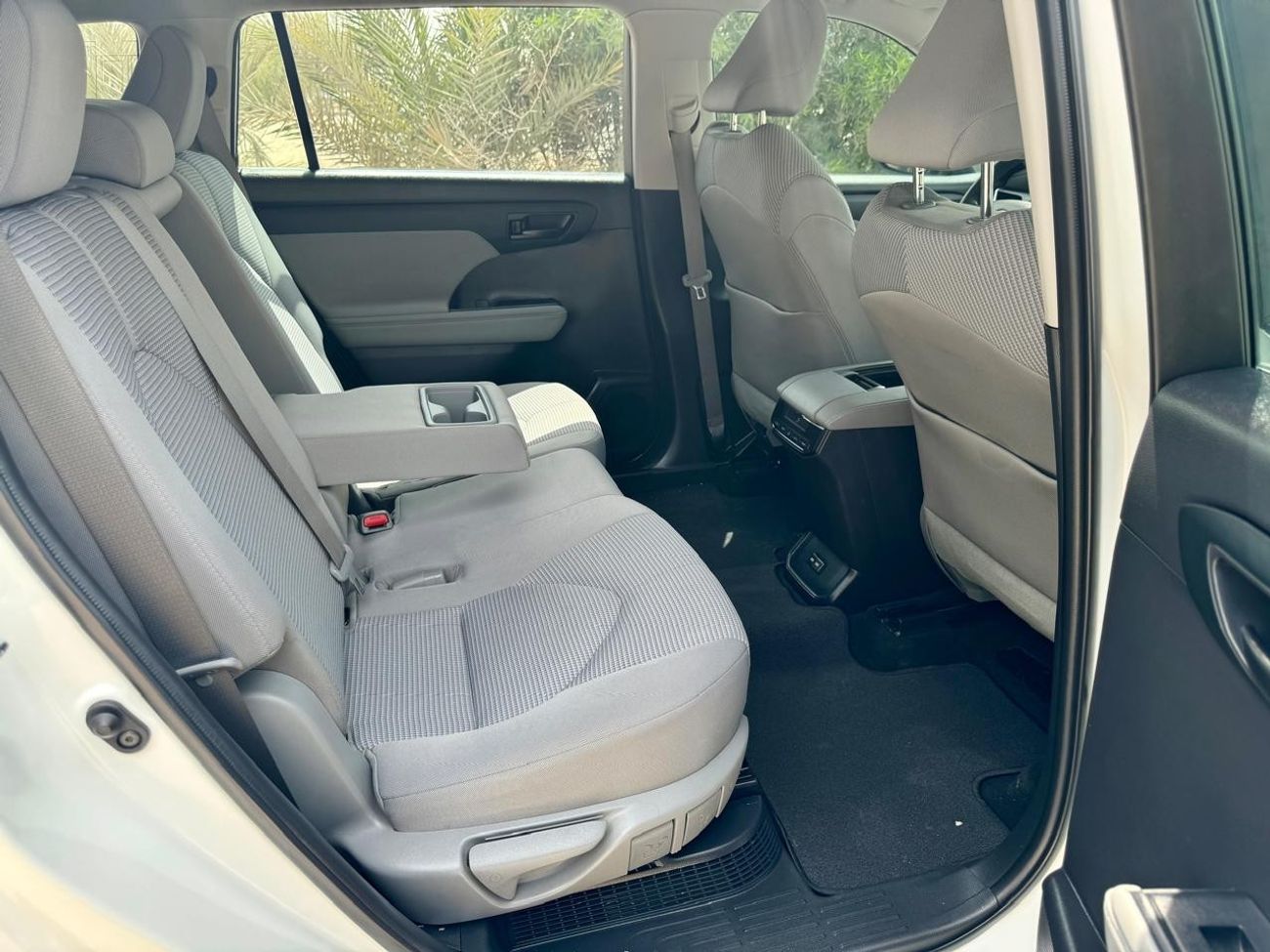 تويوتا هايلاندر LE HEV 2.5L 2022 HYBRID 2.5L GCC (1699/-MONTHLY)