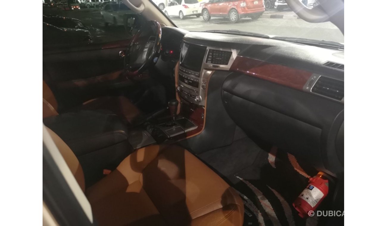 لكزس LX 570 لكزس LX570 S خليجي موديل 2013 صبغ وكالة بحالة ممتازة ضمان الفحص