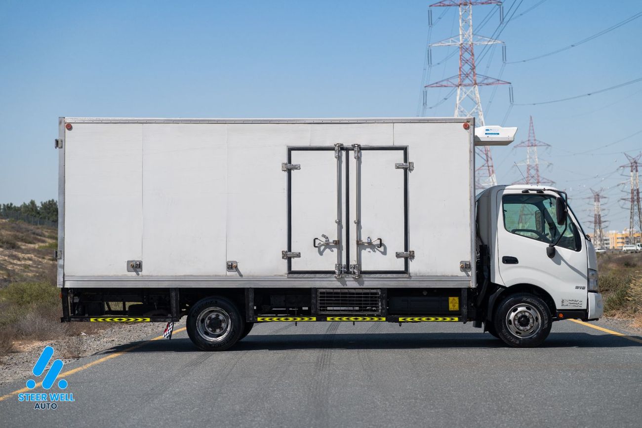 هينو 300 2020 Hino 300 916 4.0L Diesel Manual | Long Chassis Chiller Box | GCC Specs