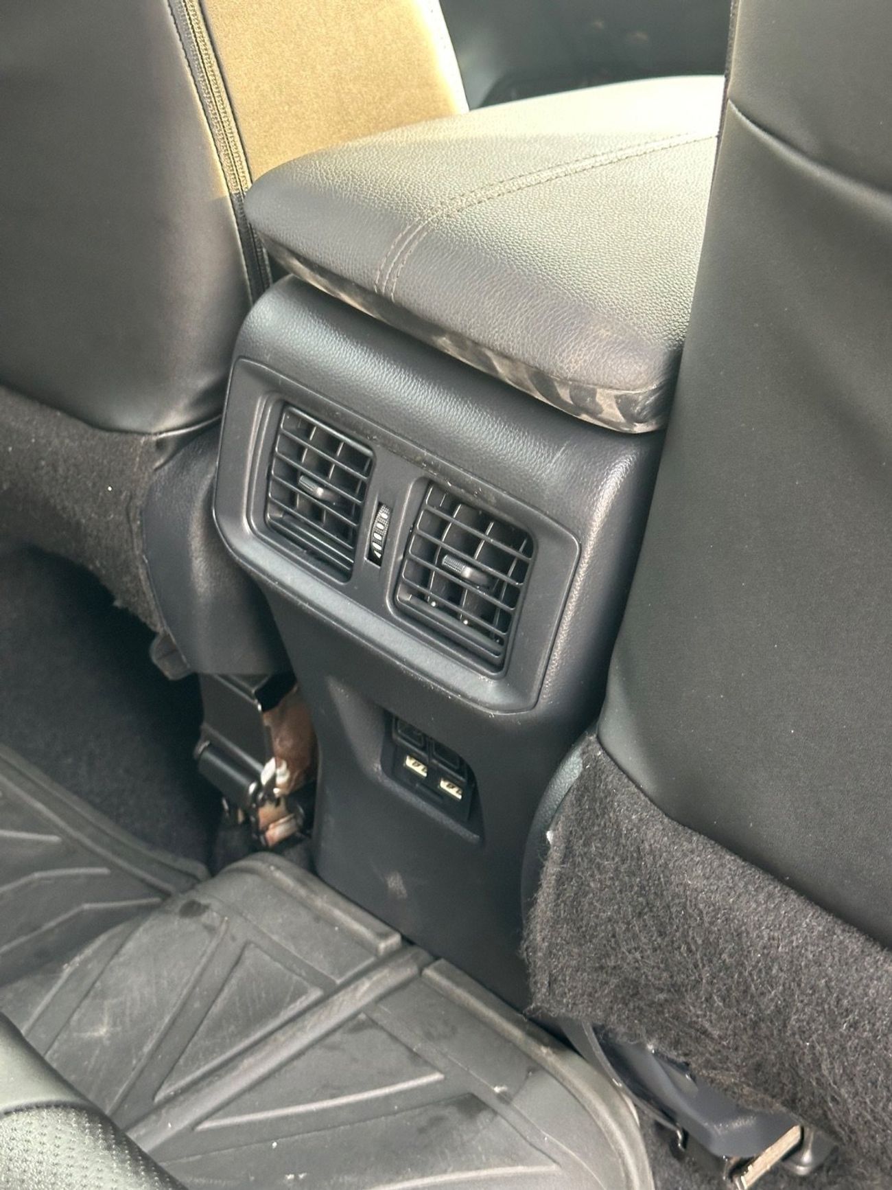 Toyota RAV4 XLE 4WD push start,leather seats 2021