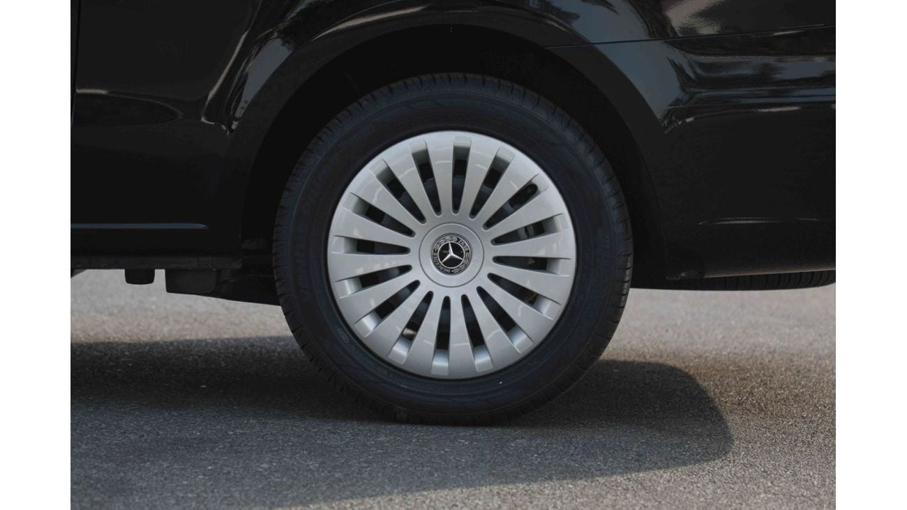 مرسيدس بنز V 250 2024 MBZ V250 2.0 4X2 VCLASS - أسود سبج ME داخل أسود | تصدير فقط