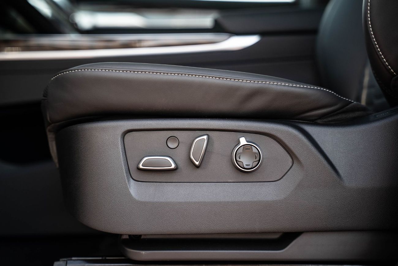 Cadillac Escalade Sport Platinum 6.2L 4WD Sport Platinum Executive 2025 Brand New American Specs 6.2L V8