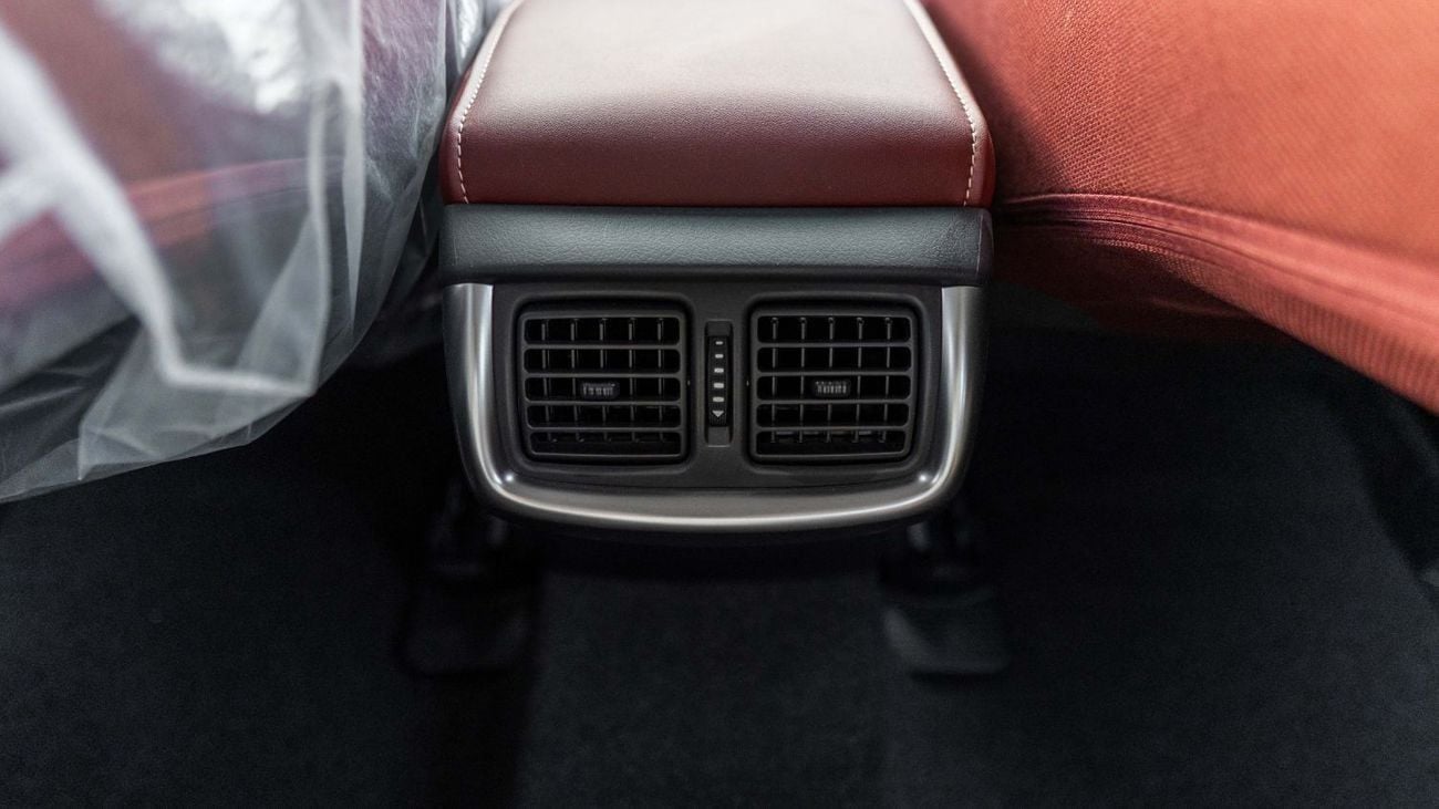 Toyota Hilux 2025 Toyota Hilux 2.7L AT Petrol (White)