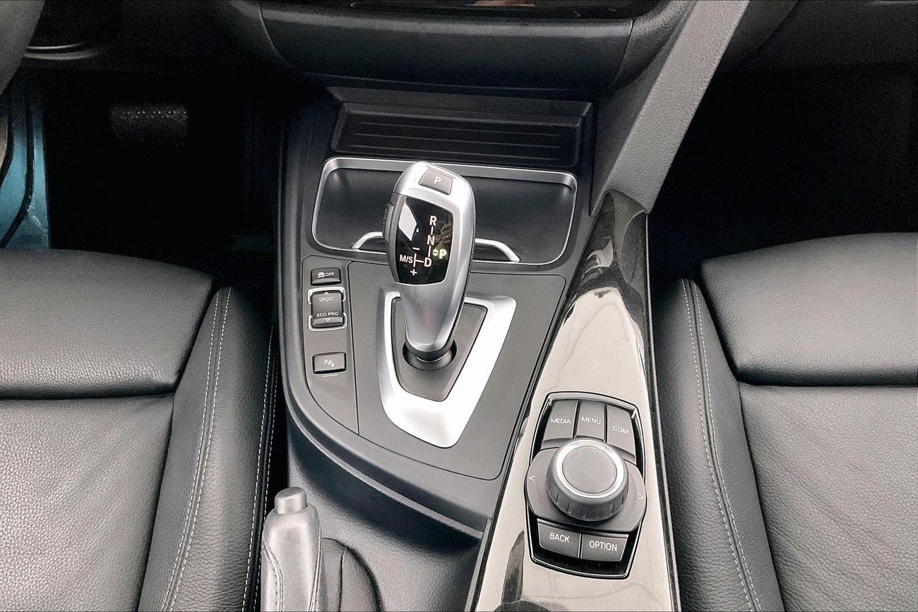 BMW 318i M Sport| 1 year free warranty | Exclusive Eid offer