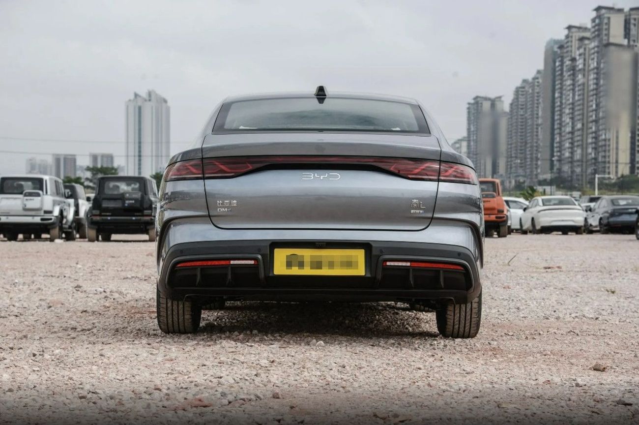 بي واي دي كين ال دي ام-اي BYD Qin L 2025 DM-i 80KM Leading Type