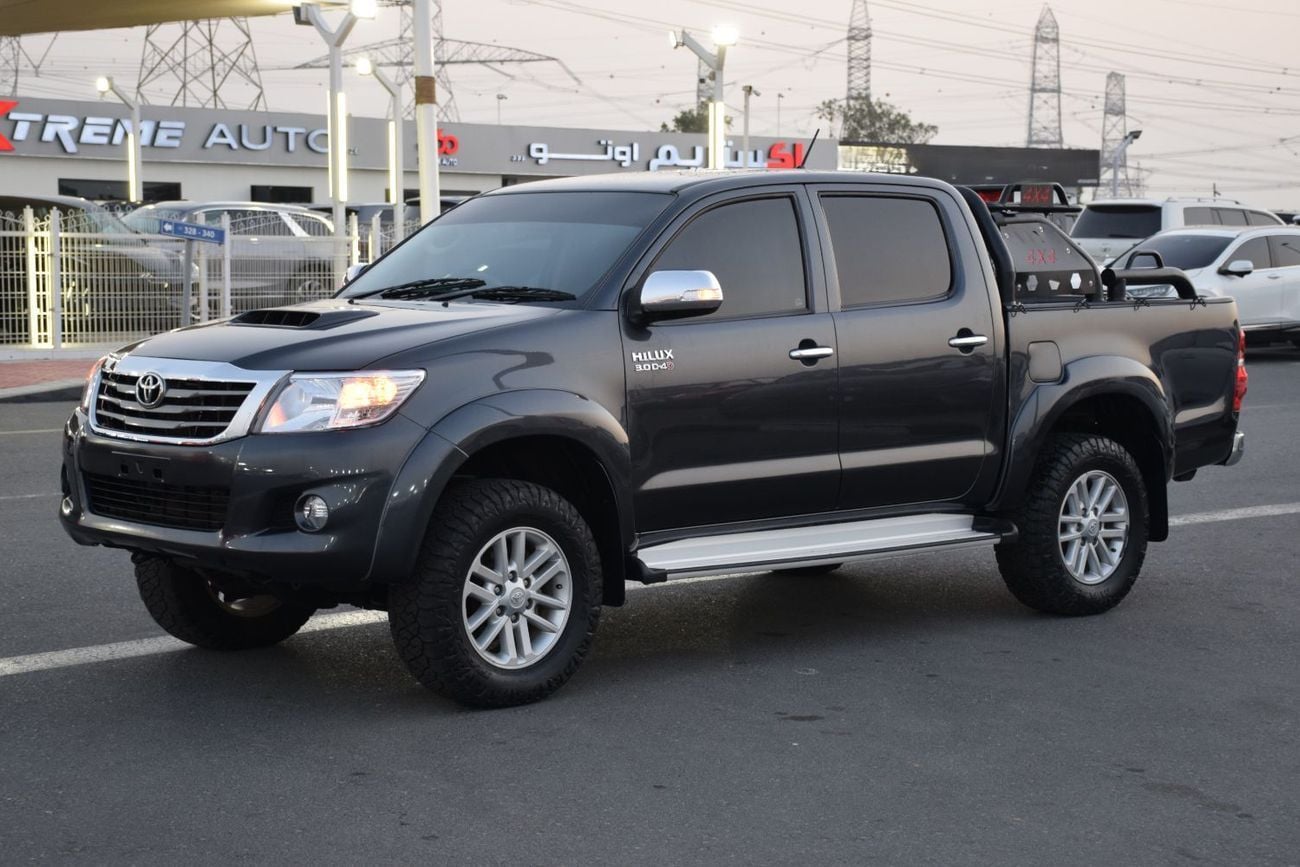 تويوتا هيلوكس DLX 4x4 Diesel 3.0L Right Hand (Export Only)