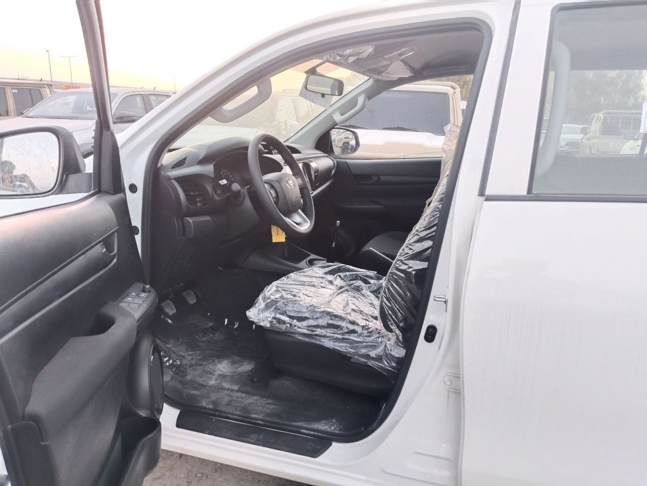 تويوتا هيلوكس GL Toyota Hilux Country Double Cab 4F 2.4L Manual Diesel | 03 Years Warranty