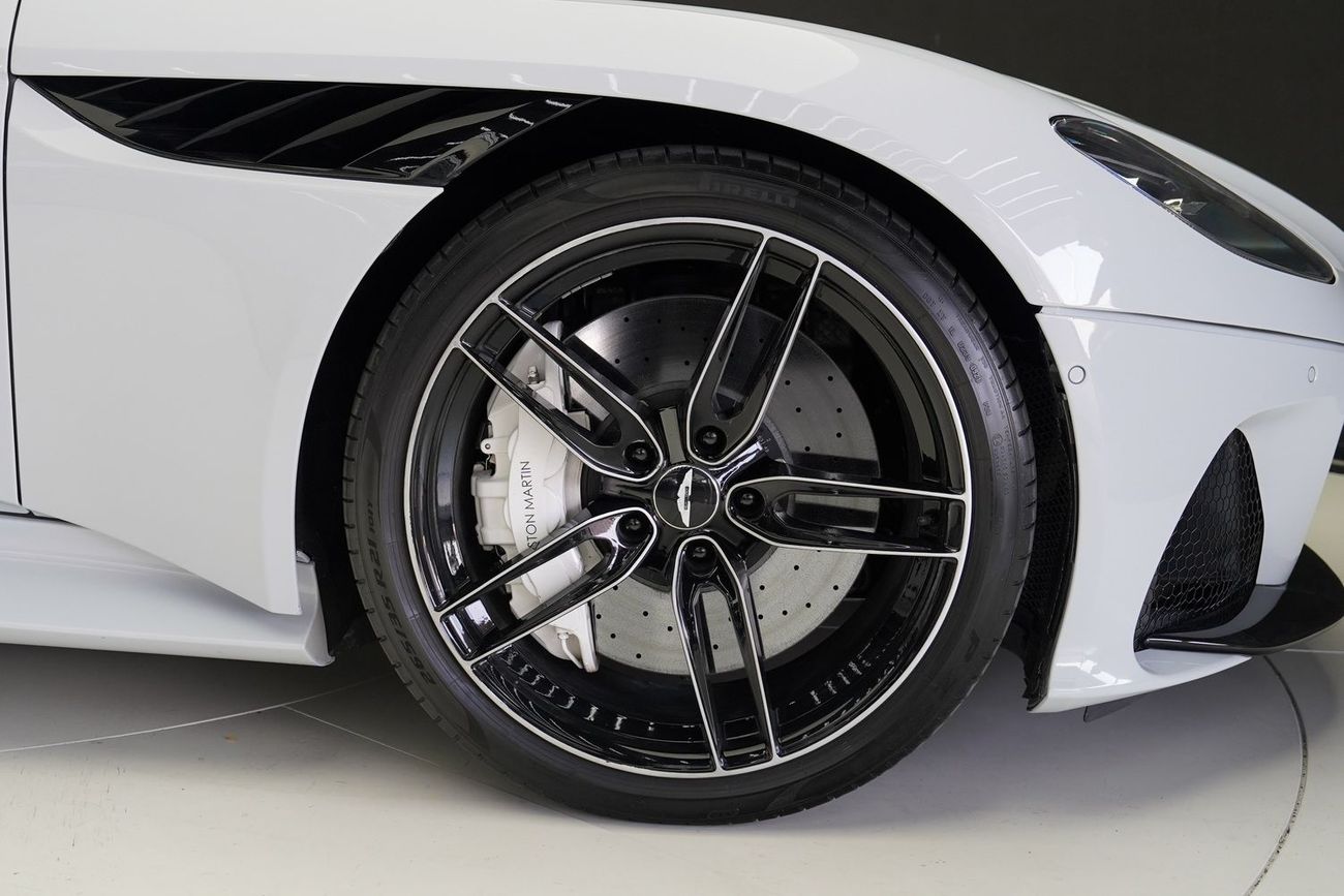 Aston Martin DBS Superleggera 5.2L