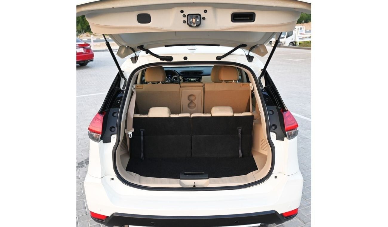 Nissan XTrail Nissan X-Trail 2018 GCC in excellent condition, inside and out