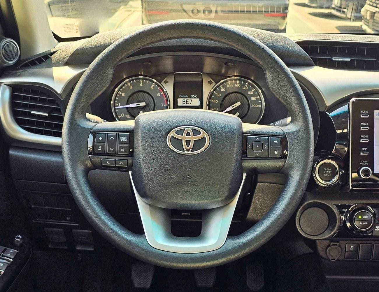 Toyota Hilux SR5 / NARROW BODY DOUBLE CABIN / 2.7L PETROL V4 M/T / REAL CAMERA WITH CHROME BUMPERS (CODE # HP2MF)
