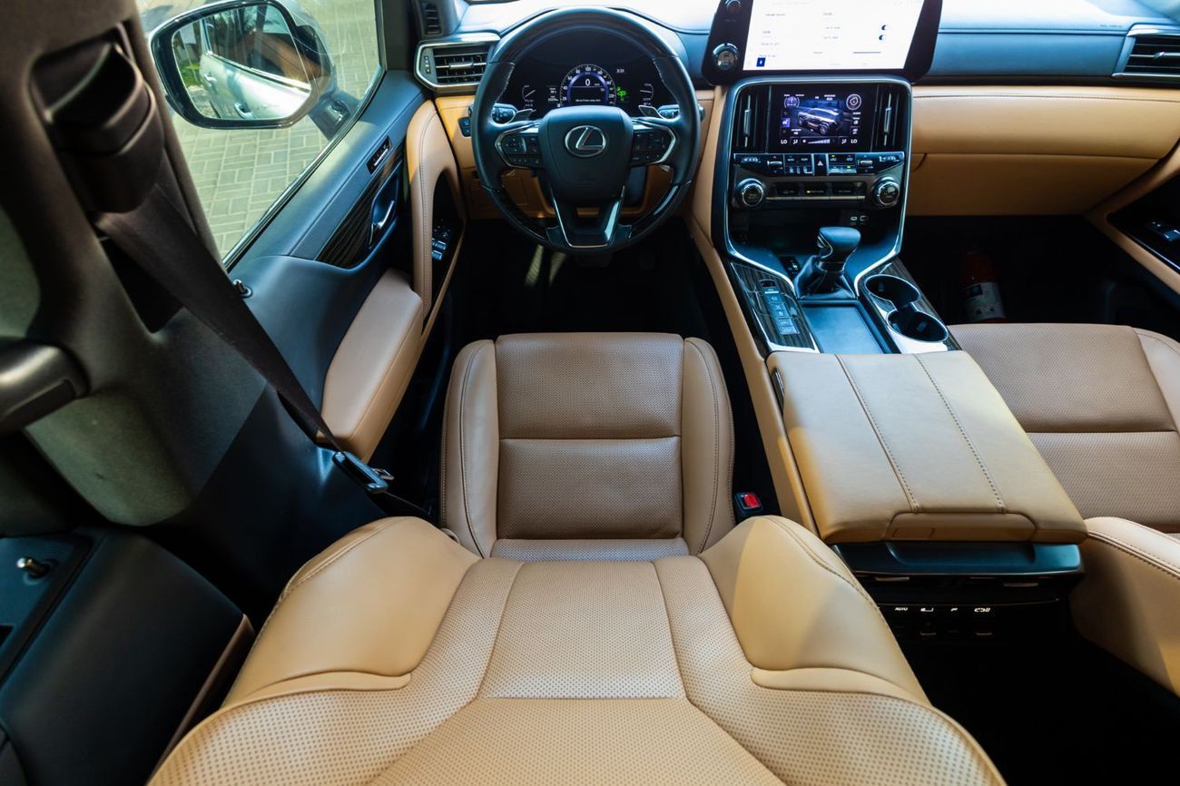 لكزس LX 600 Signature 3.5L ( CYL)