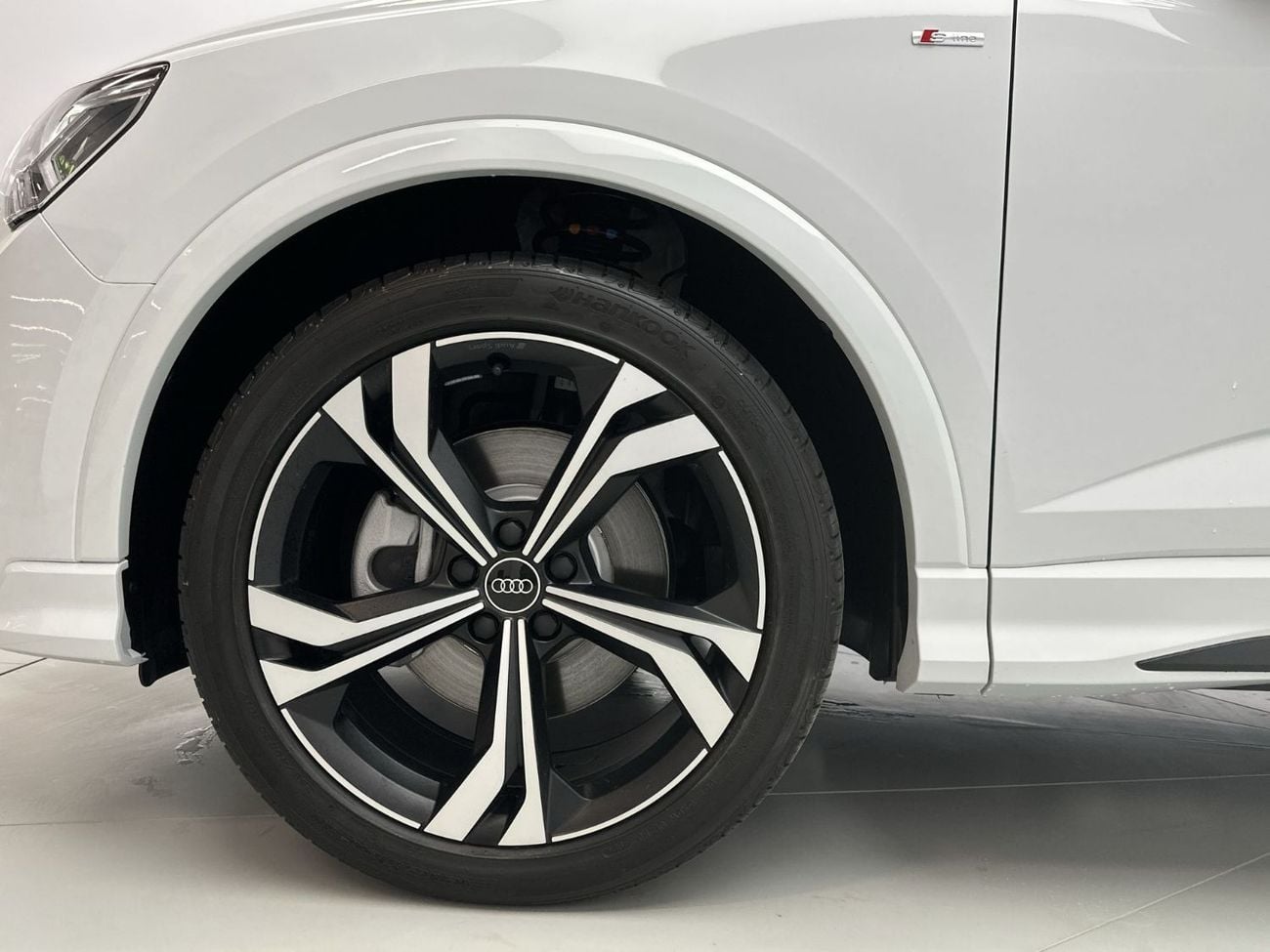 Audi Q3 Sportback 40 TFSI S Line 2.0L 4WD Q3 Sportback 40 TFSI quat 180hp S line (Ref# 1204805)