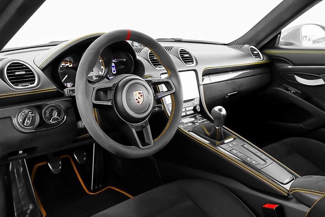 Porsche Cayman GT4
