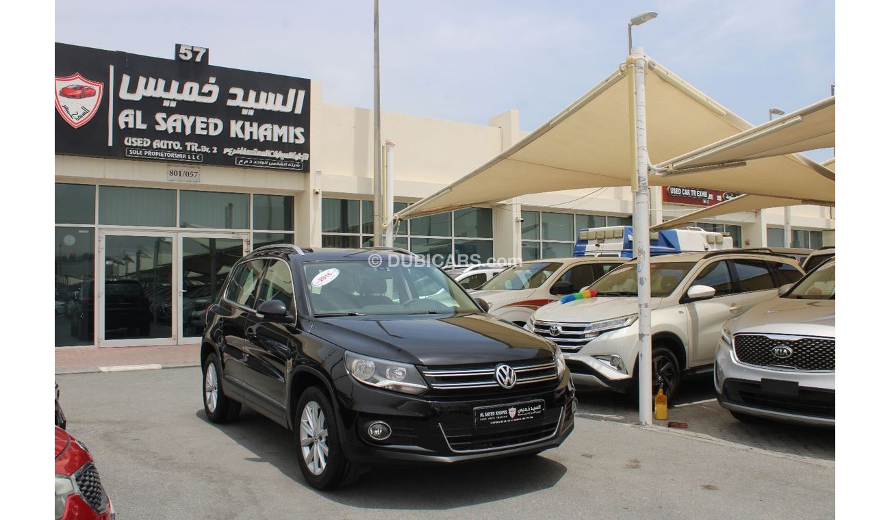 فولكس واجن تيجوان SE خالية من الحوادث - خليجي - مكينة 1400 سي سي - تيربو - السيارة بحالة ممتازة من الداخل والخارج