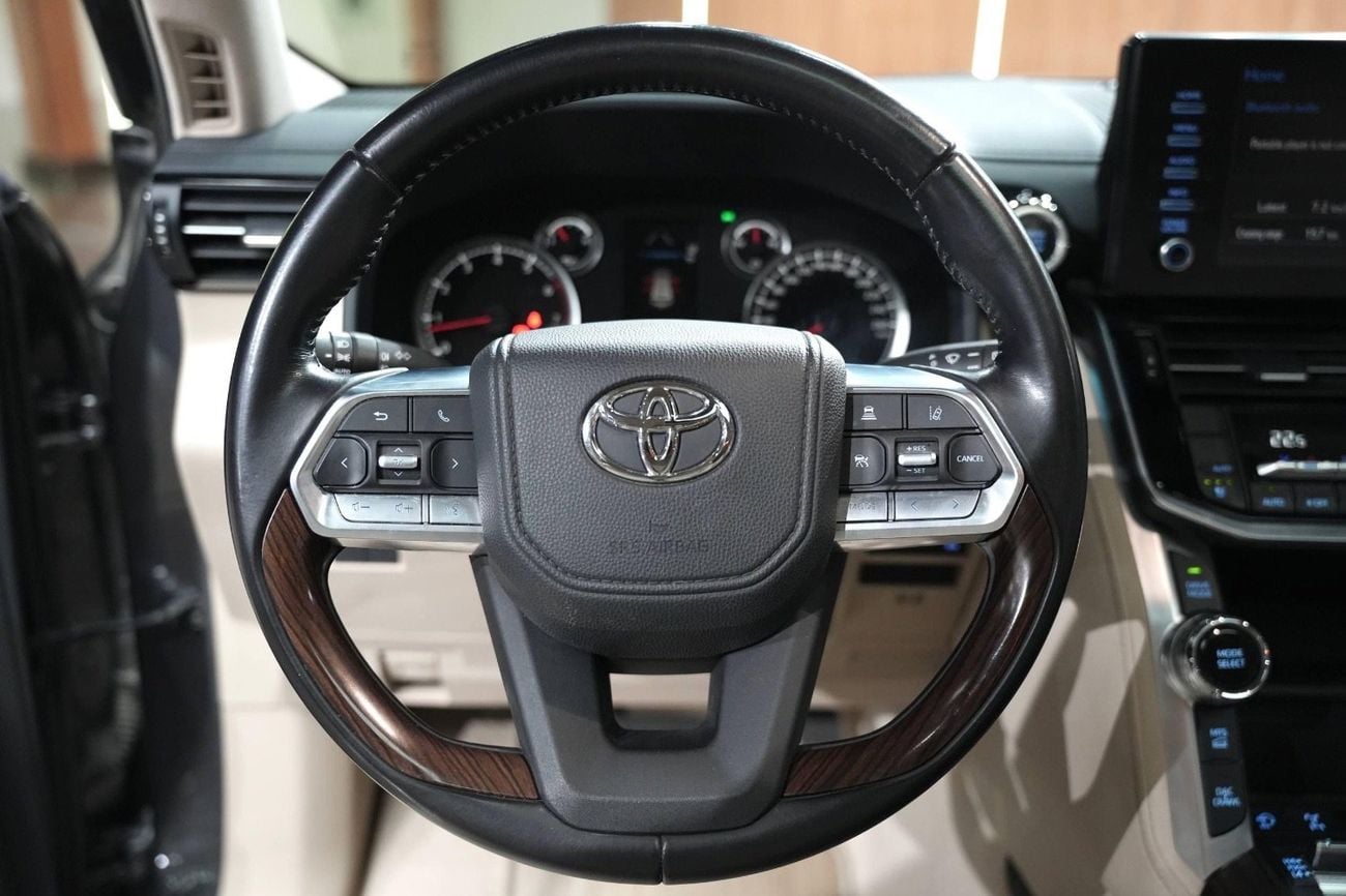 تويوتا لاند كروزر 2023 Model GXR Twin Turbo 3.5L Engine Full Option Very Perfect Condition