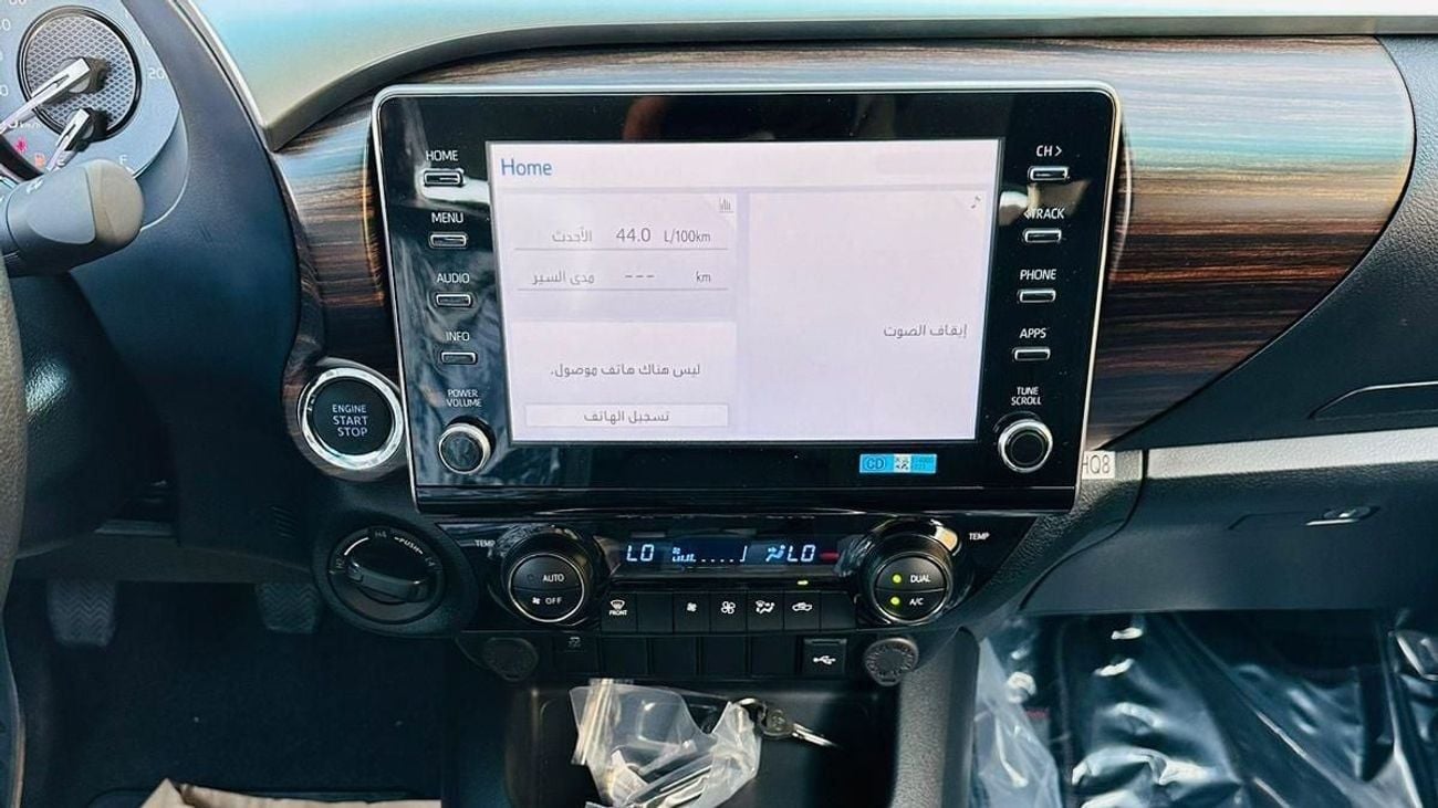 Toyota Hilux SR5 DC 2.7L Petrol 5MT 2025YM Full Option