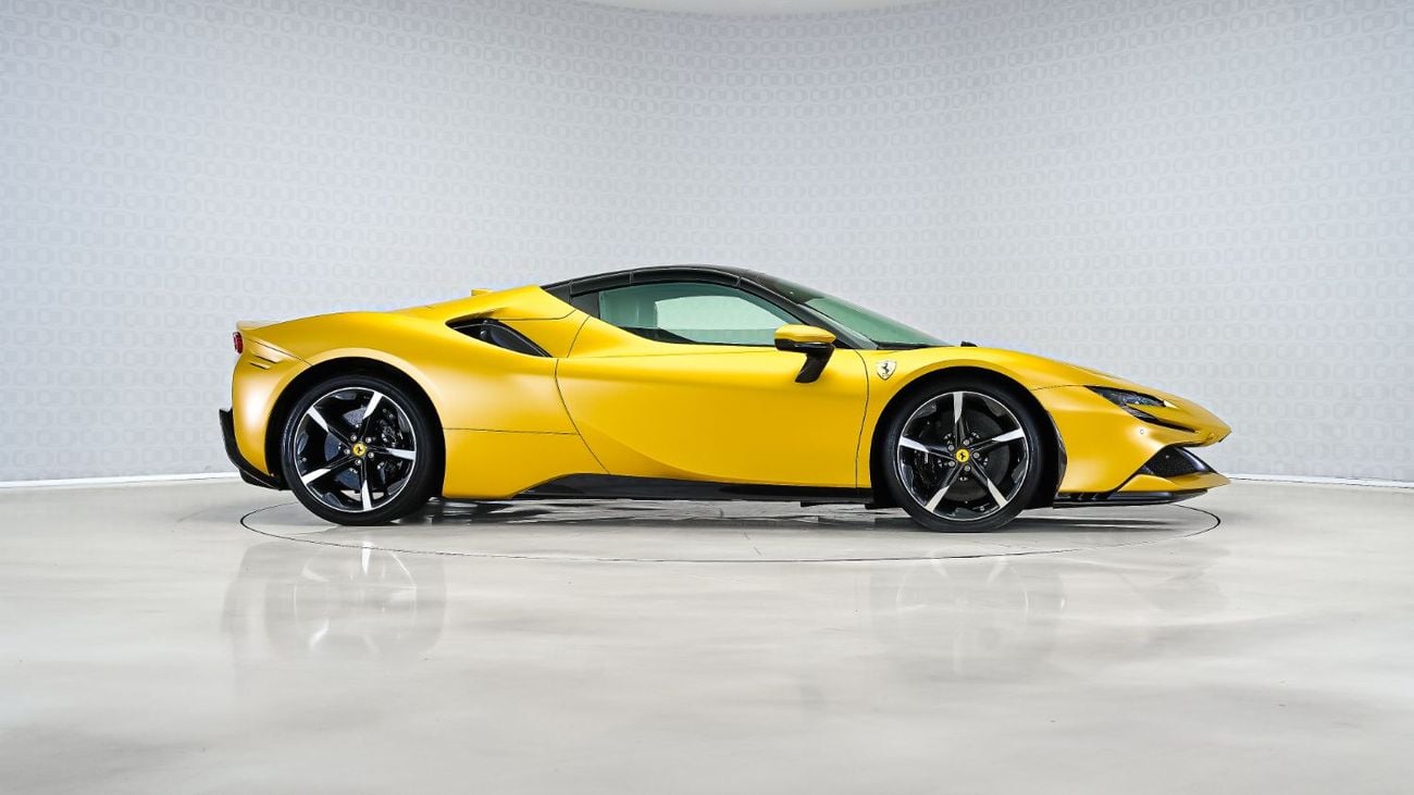 فيراري SF90 سبيدر | AED 23,620 PM | GCC, Special Paint | Ramadan Offer