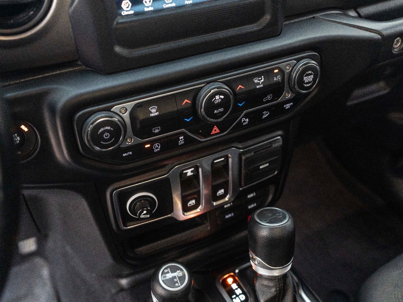 جيب رانجلر Sport S 3.6L A/T