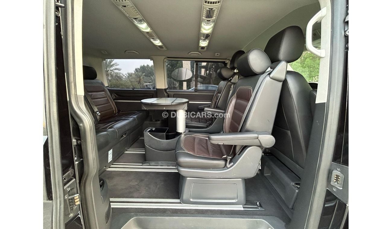 Volkswagen Multivan Hihgline Multivan 2018 GCC V4 // Orginal Paint // Accident Free // 2Keys // Perfect Condition