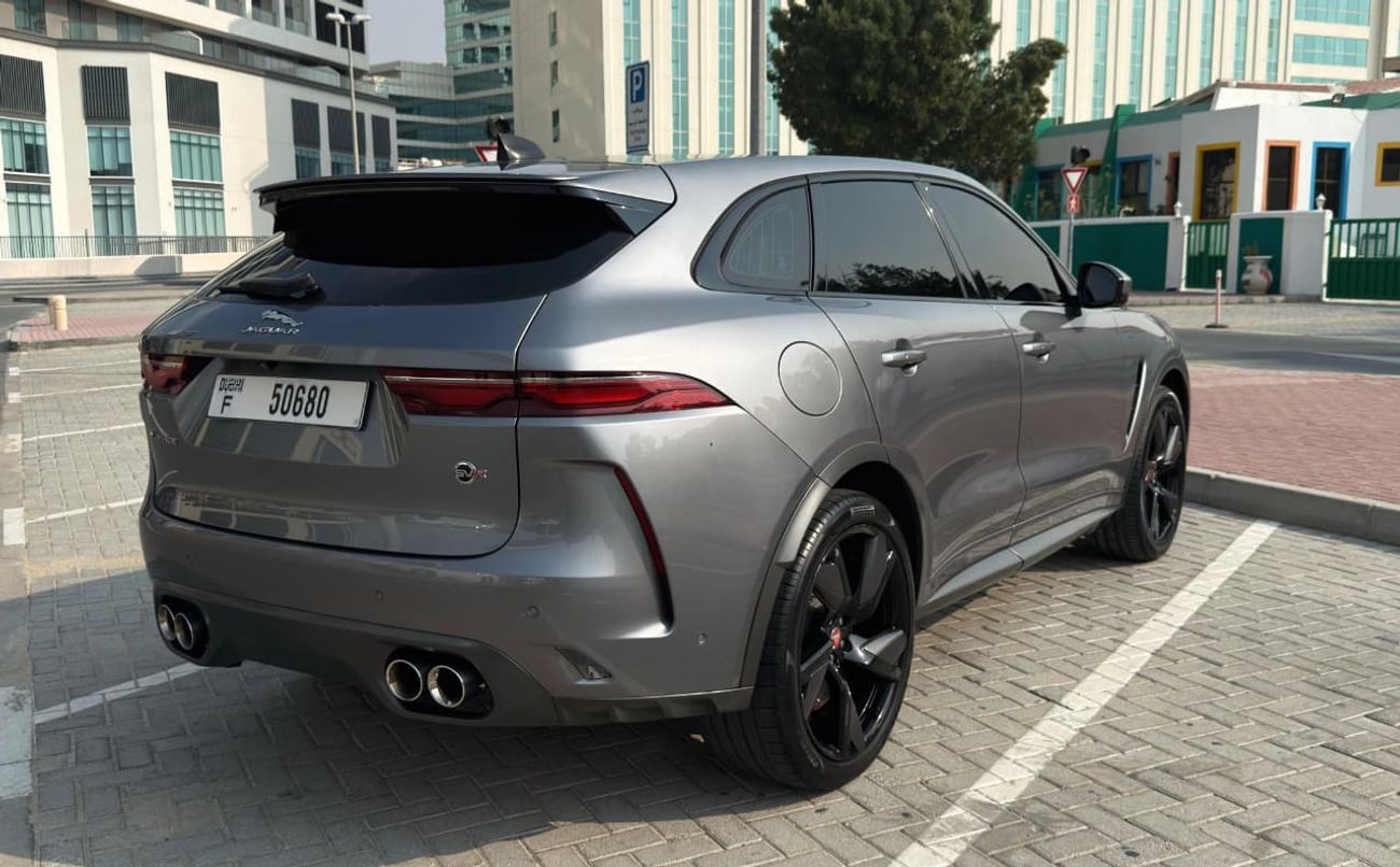 جاكوار F بيس SVR 5.0L