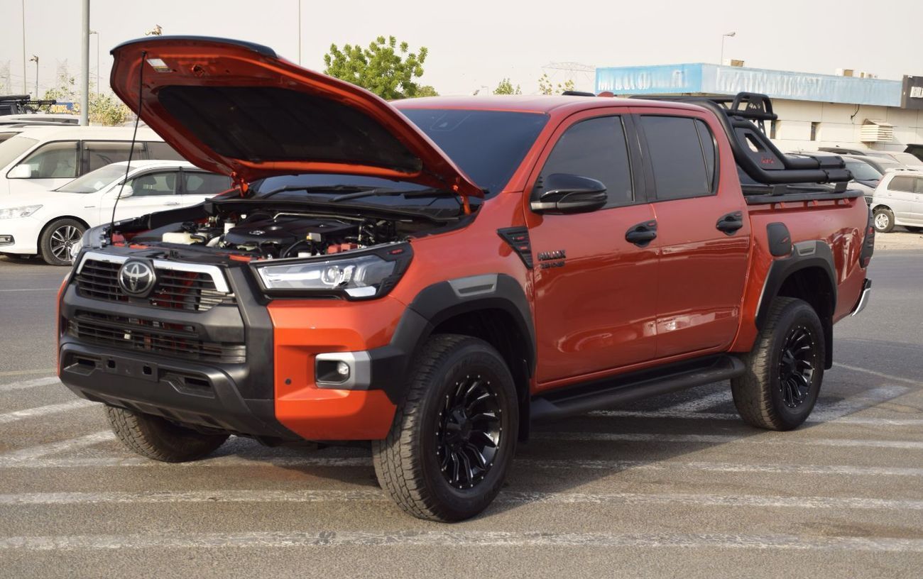 تويوتا هيلوكس AWD A/T Diesel 2.8 (Right Hand Drive)