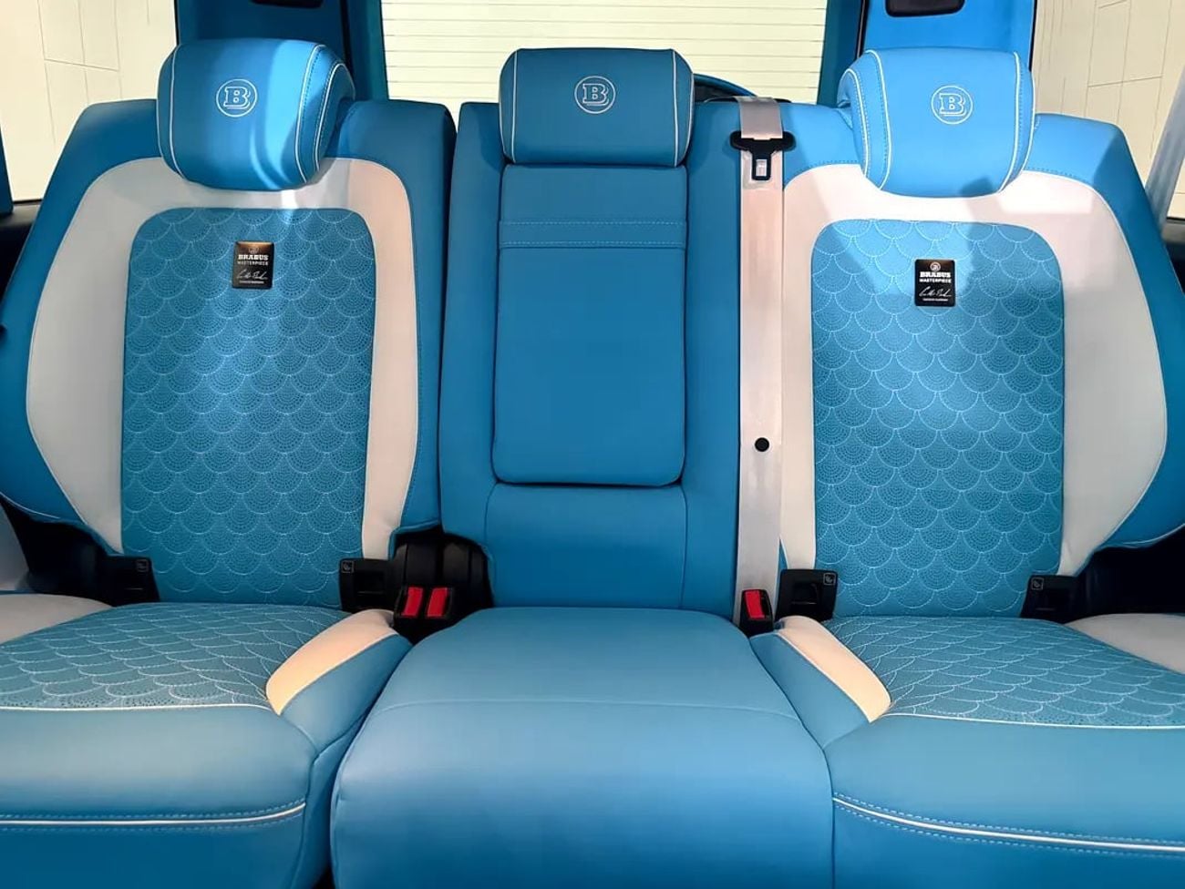 Mercedes-Benz G 63 AMG 2025 Mercedes-Benz G 63 AMG Brabus G800 – White with Sky Blue Interior