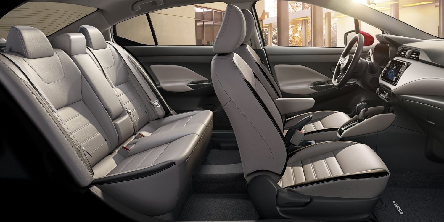 Nissan Tiida interior - Seats