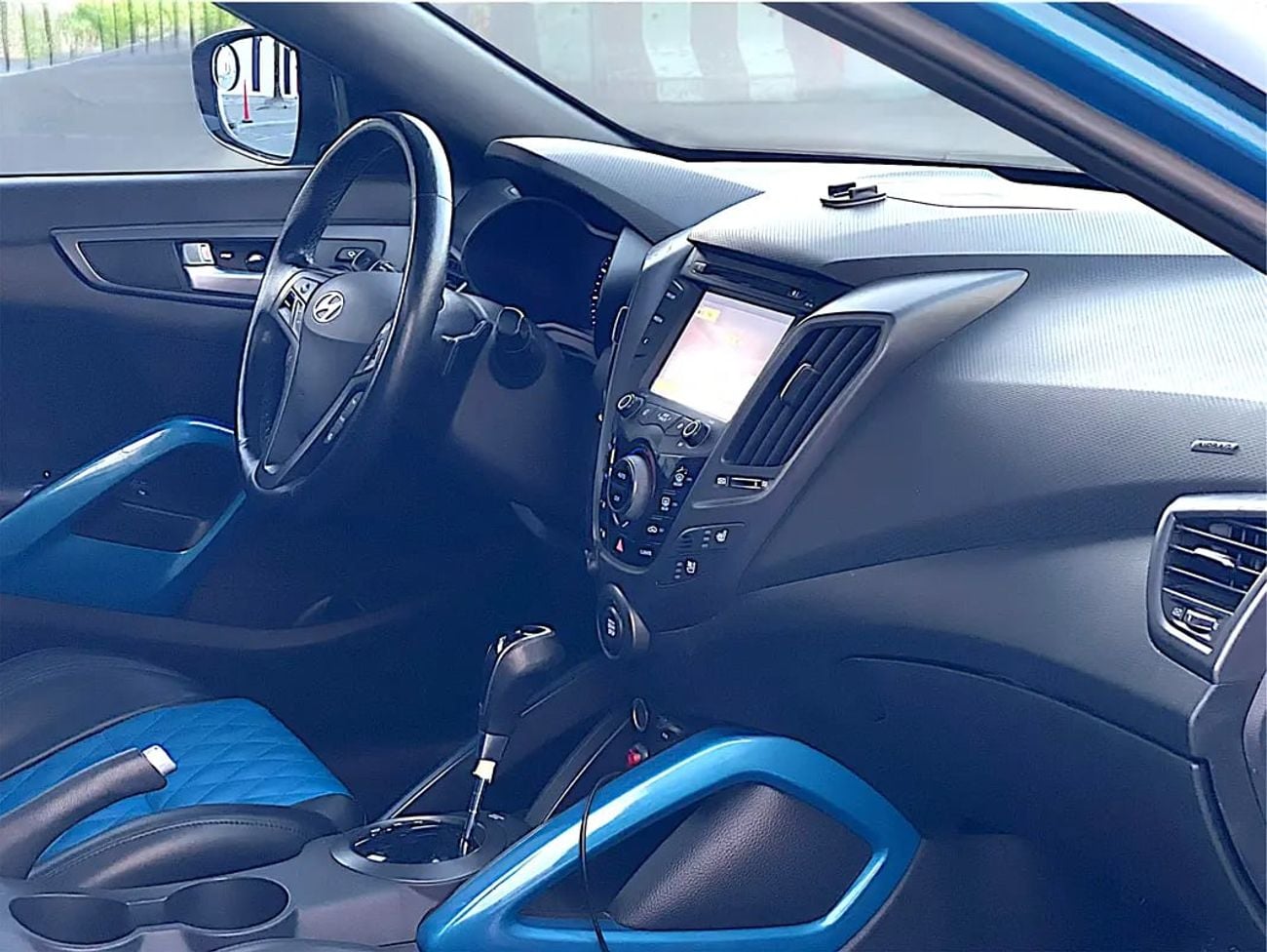 Hyundai Veloster Turbo 1.6L 755 P.M | Turbo GCC Specs - Sporty Hatchback!