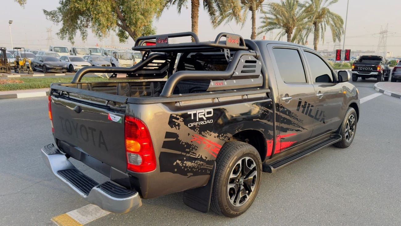 تويوتا هيلوكس -