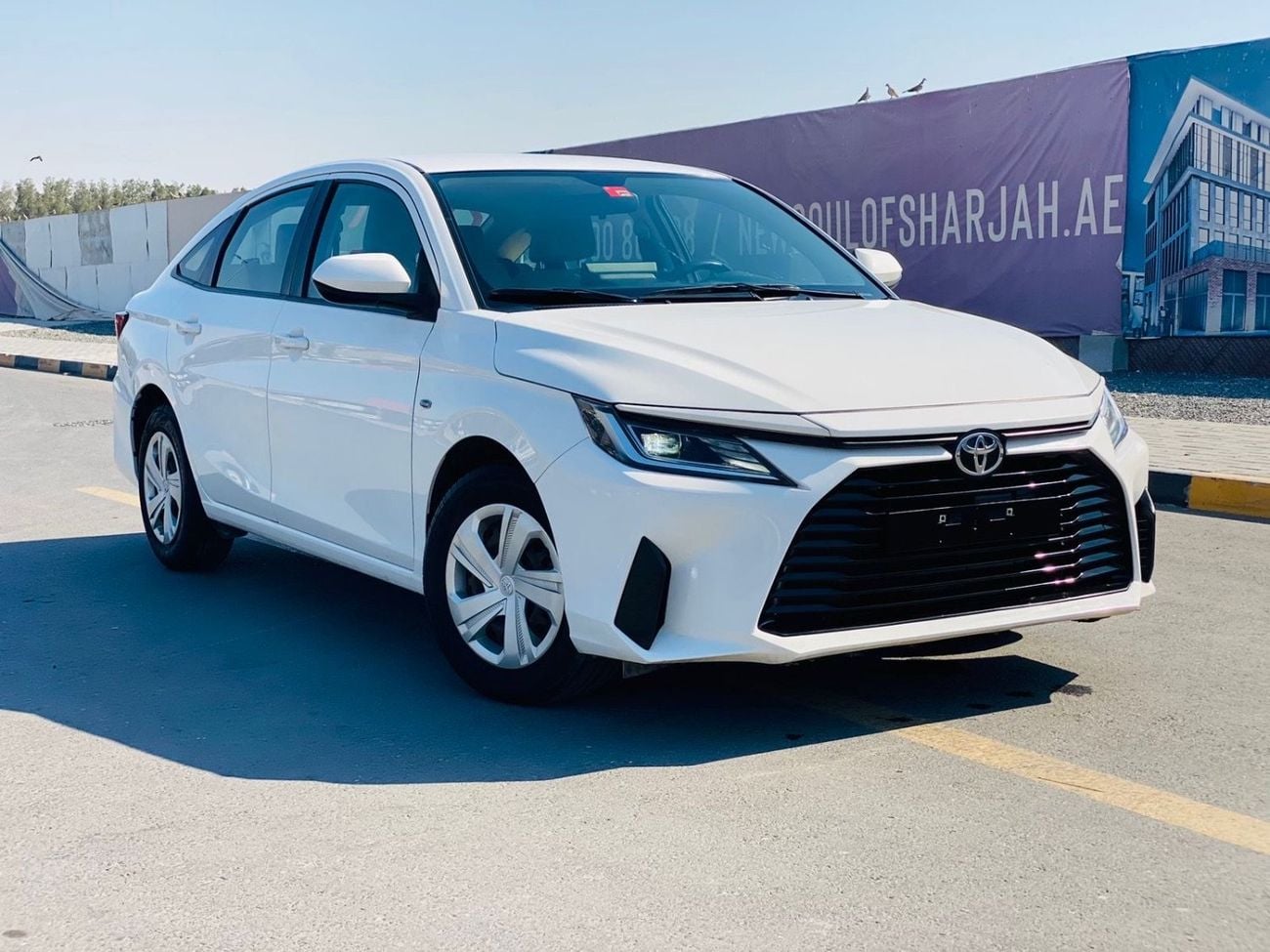 تويوتا يارس 1.5L E