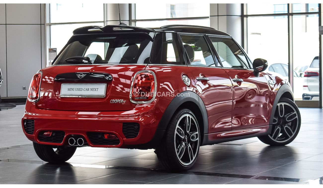 Mini Cooper S hatchback 5 doors with JCW kit