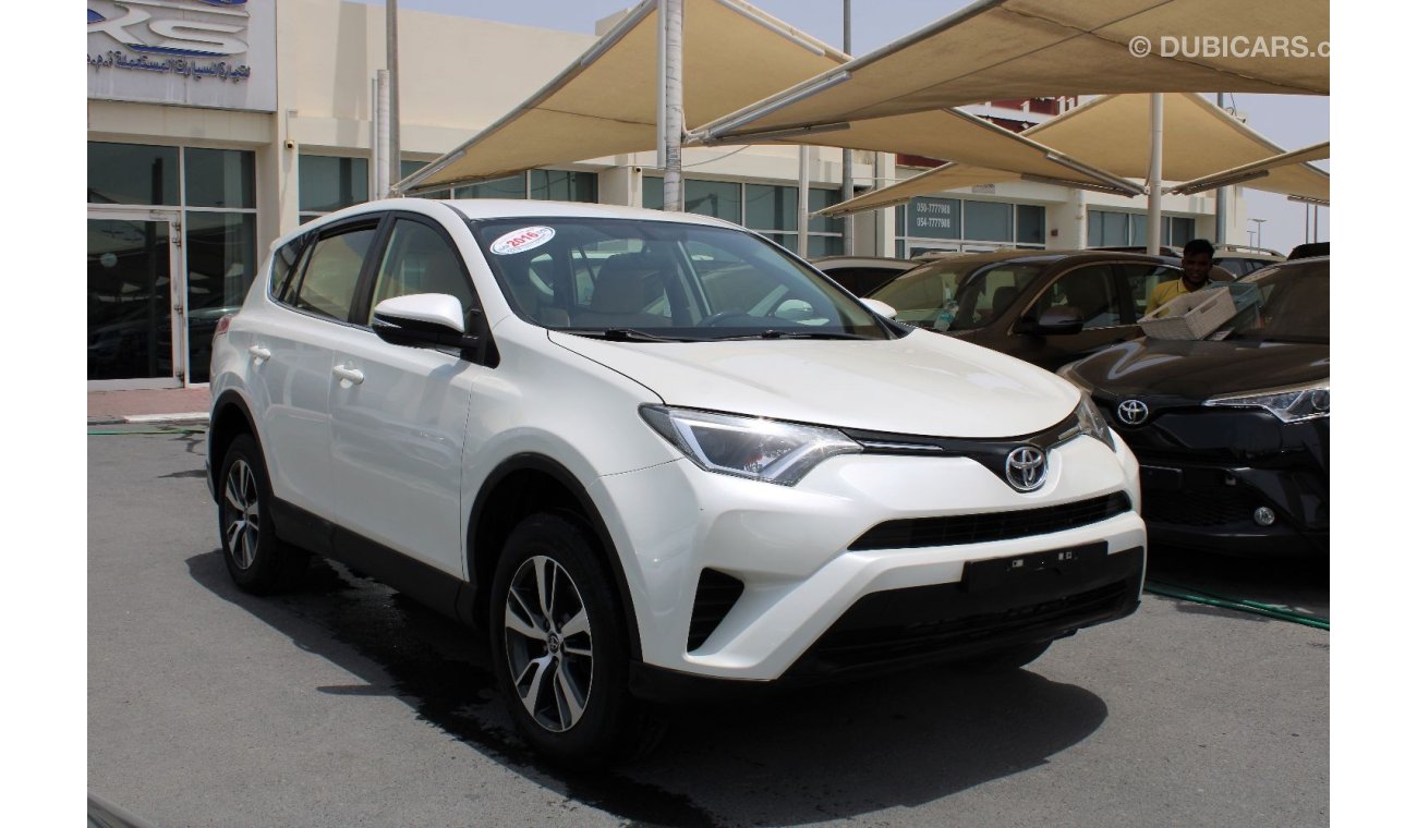 Toyota RAV4 GCC - ACCIDENTS FREE - 3 KEYS - CAR IS IN PERFECT CONDITION INSIDE OUT