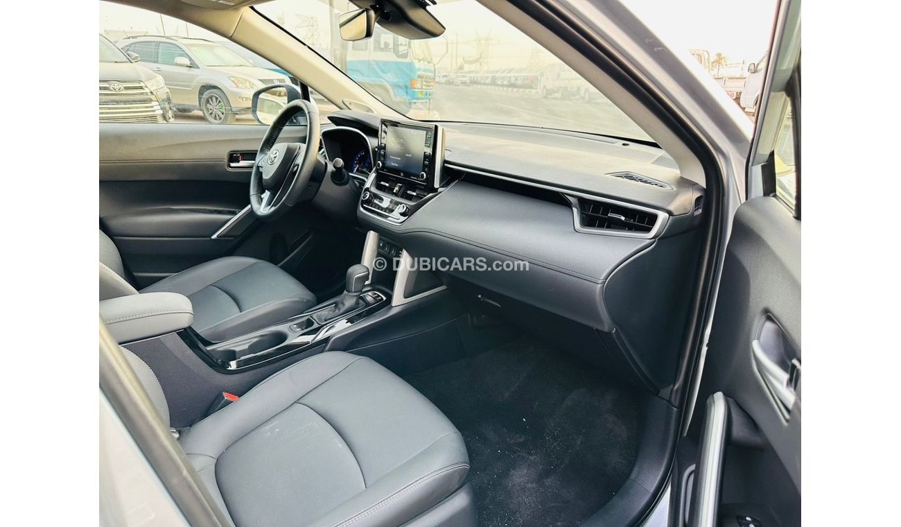 تويوتا كورولا كروس Toyota Corolla cross 2022 Full option 4x4