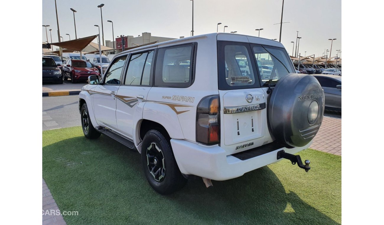 Nissan Patrol Super Safari .