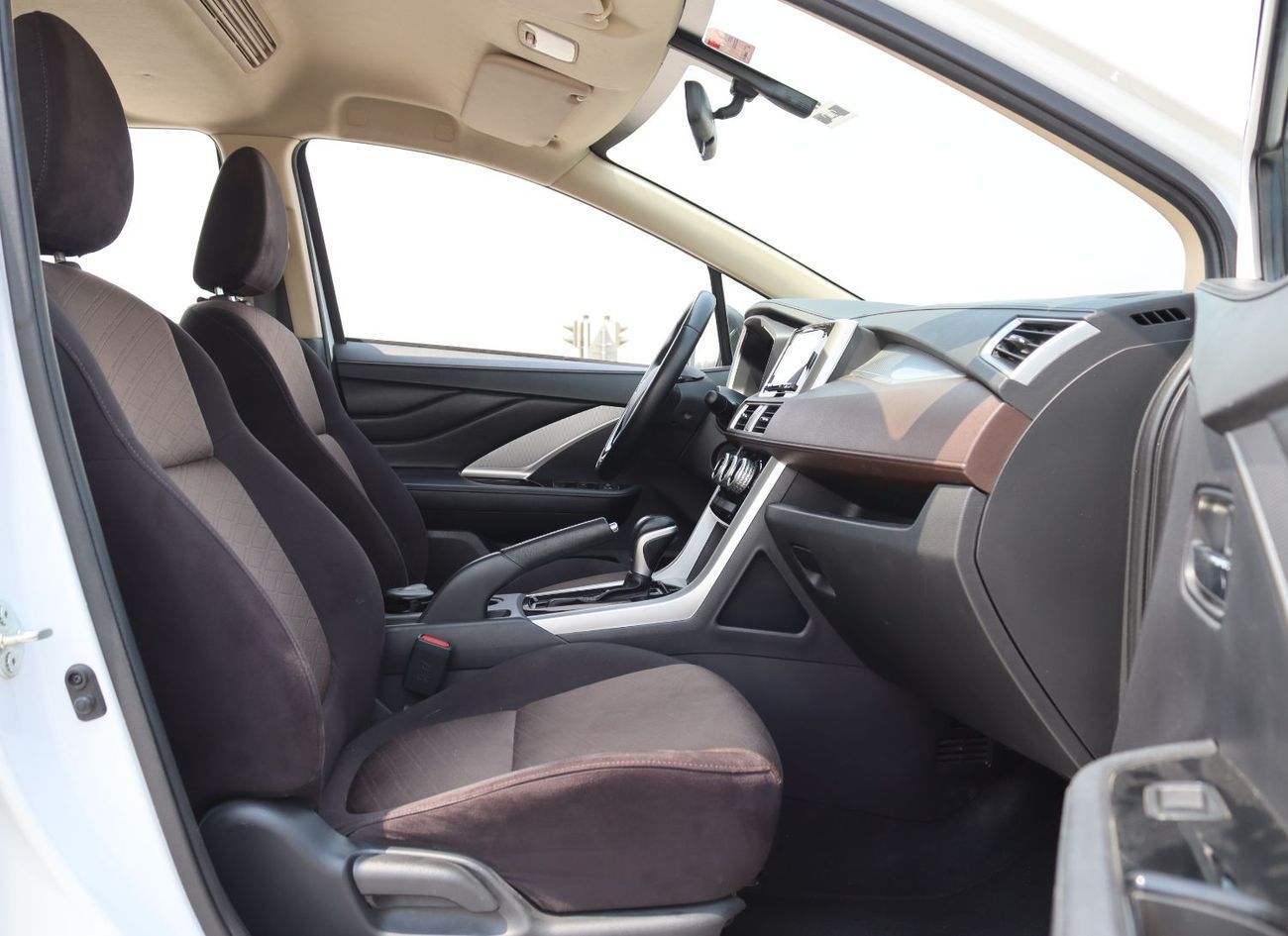 ميتسوبيشي إكسباندر ماتسوبيشى إكسبندر كرووس - موديل 2023 سياره خليجيه بدون حوادث بحاله ممتازه وممشى 73000 كيلو متر