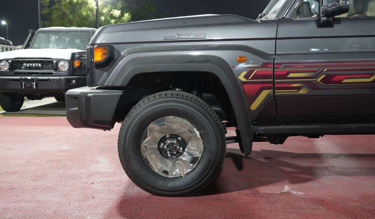 Toyota Land Cruiser Pick Up TOYOTA LC PICKUP SC 4.0L PETROL AUTOMATIC TRANSMISSION 2024 FULL OPTION WITH LED LIGHTS