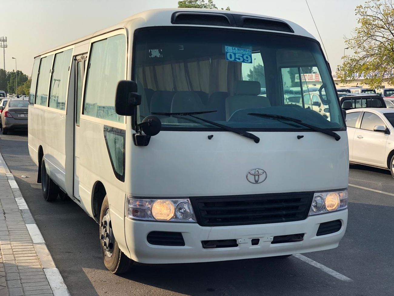 Toyota Coaster 4.2L Diesel, Automatic Door, Clean Interior and Exterior, SPÉCIALEMENT POUR LE CONGO, LOT-TCW05