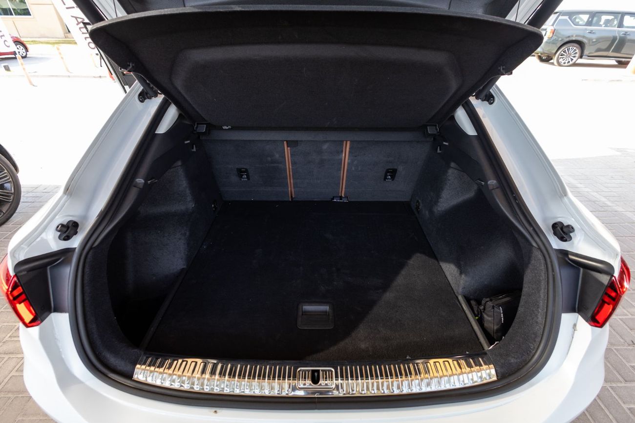 Audi Q3 35 TFSI S Line 1.4L