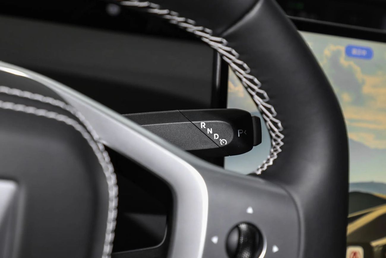 Avatr 12 Modified Max rear-wheel drive extended-range version