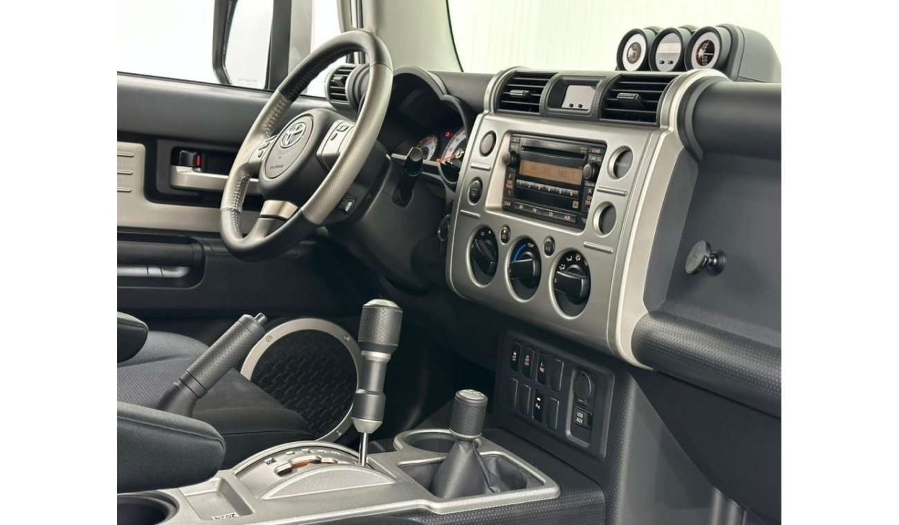 تويوتا إف جي كروزر STD 2020 Toyota FJ Cruiser, Full Service History, Warranty, Low kms, GCC Spec