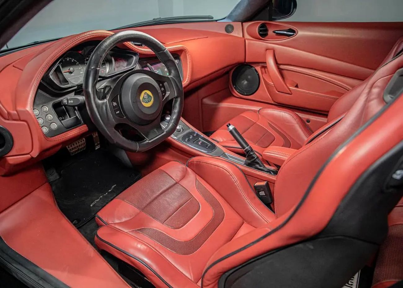 لوتس إيفورا S