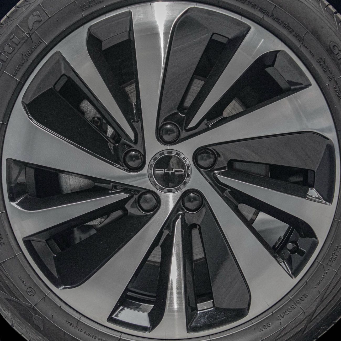 BYD Song L 1,650x60 • 20% DP • 2025 BYD Song Plus DM-I 1.5L 197 BHP • BYD Warranty + Service Contract • GCC