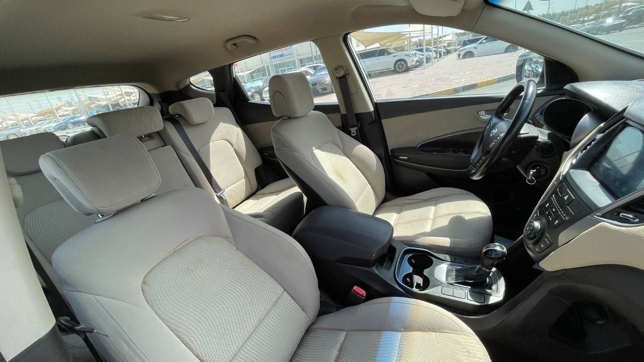 هيونداي سانتا في GL 2.4L AWD 7Seats خليجي.