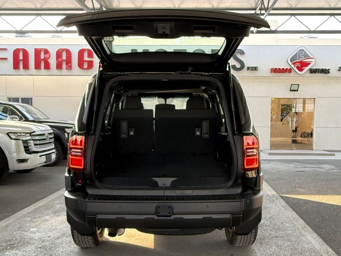 تويوتا برادو 2026 PRADO 2.4 TURBO SUNROOF BLACK INTERIOR