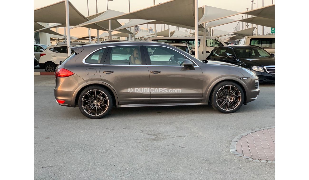 Porsche 718 Cayman Porsche Cayenne S 2012