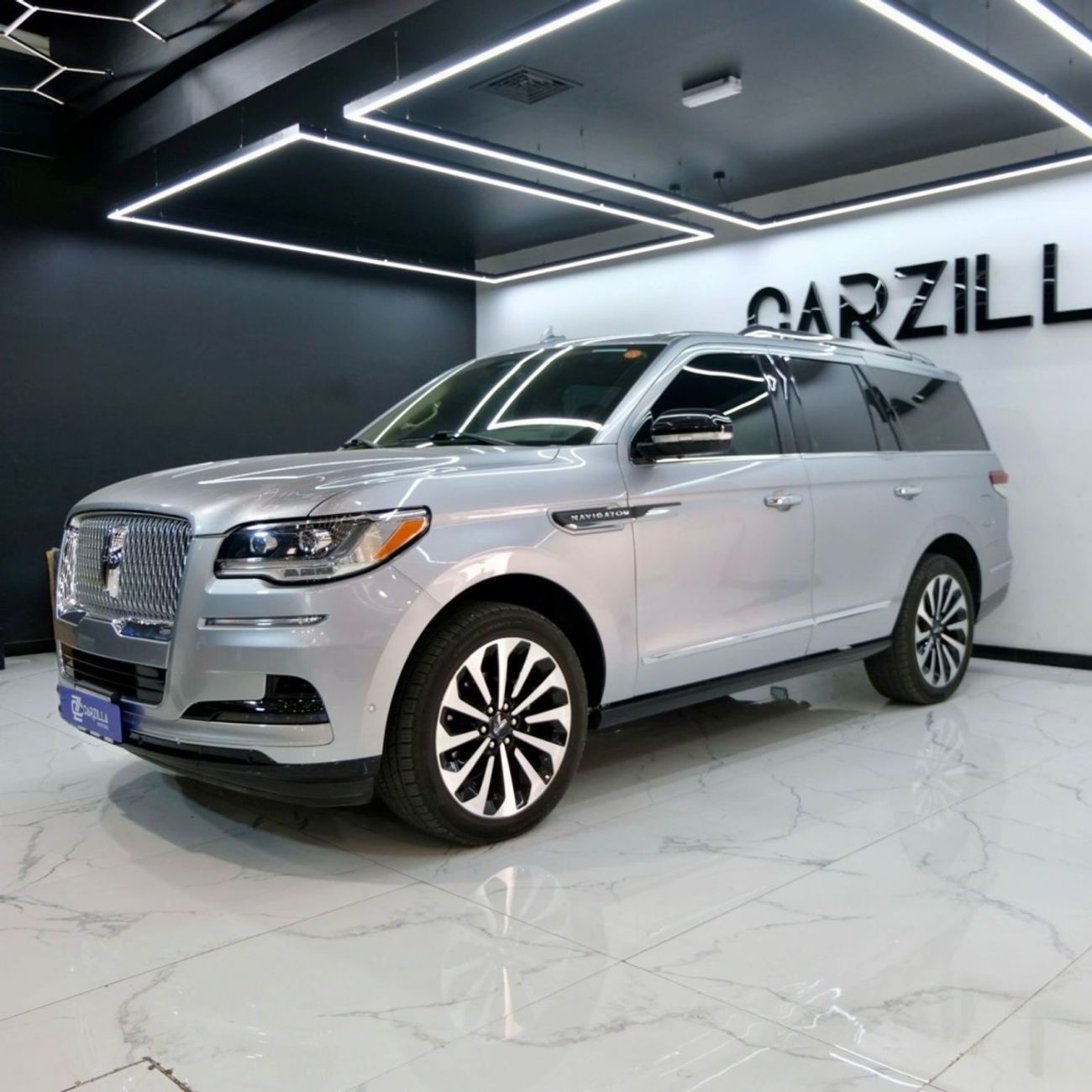 Lincoln Navigator Presidential 3.5L Lincoln Navigator LUX LWB full 4WD 2022 | Under Warranty | GCC Specs