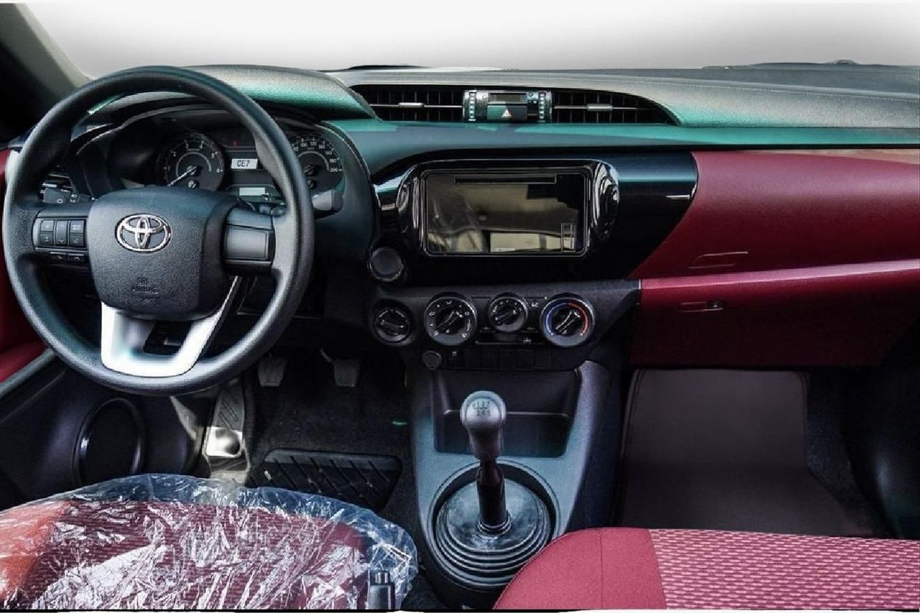 Toyota Hilux 2.4 DSL M/T POWER WINDOW WHITE/RED 2026