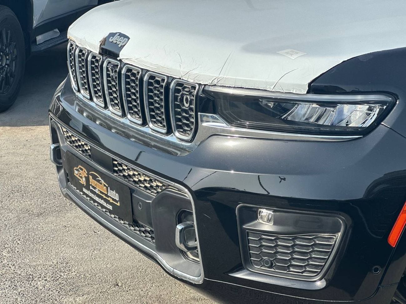 Jeep Grand Cherokee Overland 3.6L V6 PTR A/T // 2025 // Full Option with 360 Camera , Radar , Heating & Cooling & Massag